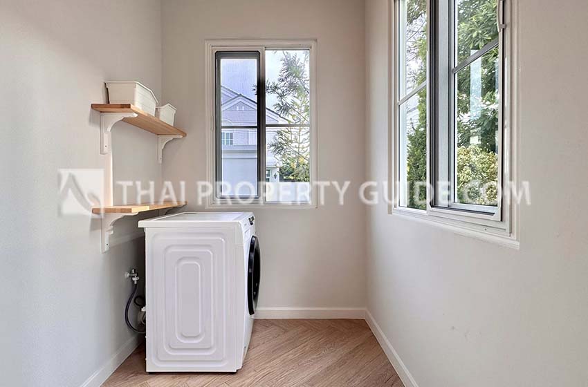 House with Shared Pool in Bangnatrad 